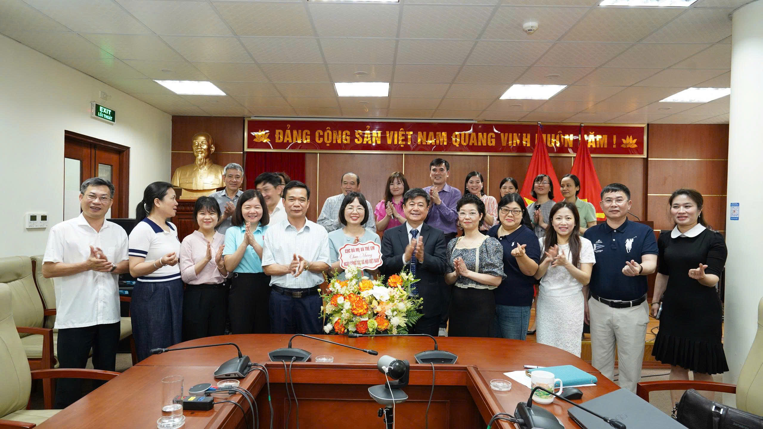 KỶ NIỆM NGÀY CÔNG TÁC XÃ HỘI VIỆT NAM (25/3): LAN TỎA SỨ MỆNH KẾT NỐI, CHĂM SÓC VÀ BẢO VỆ TRẺ EM